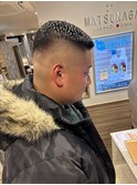 スキンフェードパンチ濡れパン短髪ベリーショートワイルドメンズ
