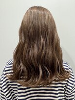 アリュア(Allure)&nbsp;アレンジのしやすいセミロング