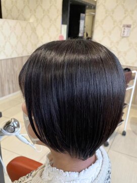 ルクールヘアアンドビューティー 燕三条店 縮毛矯正×コンパクトショート｜ステップボーンカット