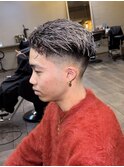 ブリーチパーマでつくる極道パーマ　シルバーグレージュ
