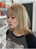 ブロンド　レイヤー　ウルフカット