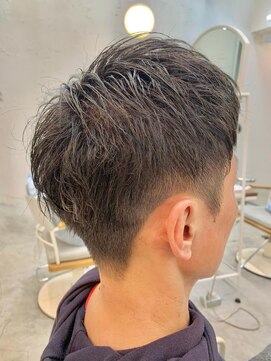 ロミー 本厚木(ROMMY.) メンズヘア黒髪刈り上げツーブロックショートフェードヘッドスパ