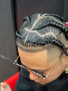 クラシコ(CLASSICO) コーンロウ×スキンフェード｜唯一無二の存在感ヘア