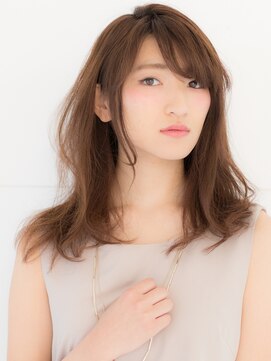 レガーミ(Legami) 小顔を強調するひし形シルエットのセミディ