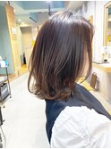 艶感のあるカラーグレージュ