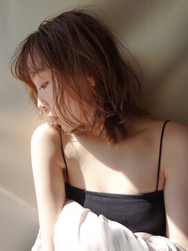 ナンバー アンフィール 渋谷(N° anfeel) 抜け感ウェーブミディアム