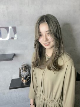 アミダ(AmiDA) シルキーグレージュ×ミディアム