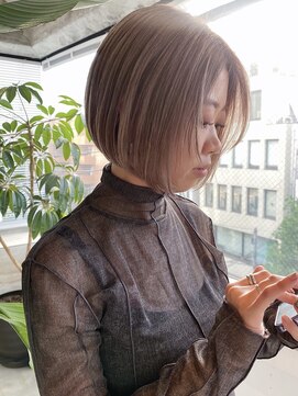 ヌーフェム(nuu fem) ミルクティーベージュダブルカラーブロンドベージュミニボブ