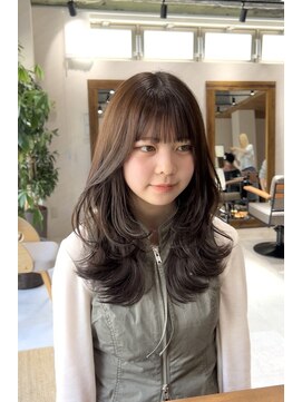 クム 横浜(qumu) レイヤーカット×オリーブグレージュ