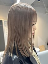 透明感ベージュ