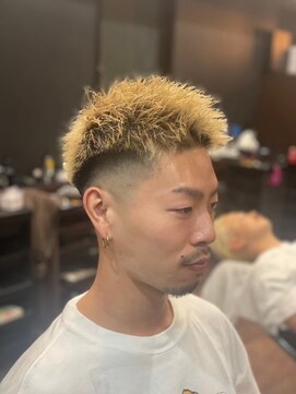 クラシコ(CLASSICO) メンズパーマ理容室バーバースタイルスーツ流行ビジネスショート