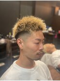 メンズパーマ理容室バーバースタイルスーツ流行ビジネスショート