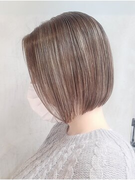 ソワネ 表参道(soigne) 表参道大人ショートボブ白髪ぼかしハイライト顔周りレイヤー40代