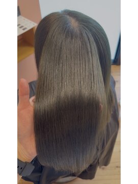 オリーブグレージュ / 透明感カラー | THINK AND