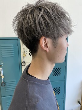 クレーデヘアーズ 周南久米店(crede hairs) ハイライトでシルバーグレージュ