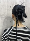 タイトなアップスタイル