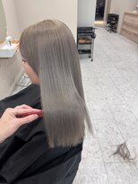 シカ 神戸三宮元町店(Cica)&nbsp;ブリーチ シルバー グレージュ 三宮 ダブルカラー 学割