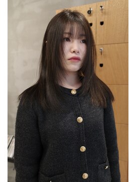 ウェウェ(wewe) 透明感オリーブグレージュ×フェイスレイヤー