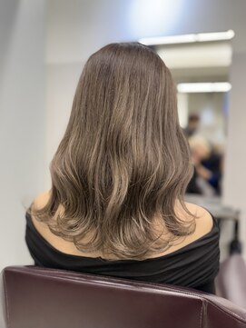 ジゼル 梅田(GiseL) K_ミルクティーレイヤーダブルカラーインナーカラーケアブリーチ
