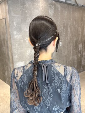 ピークアブー 原宿ハラカド(PEEK-A-BOO) ヘアセット お呼ばれヘア タイトヘア ローポニー 編み下ろし