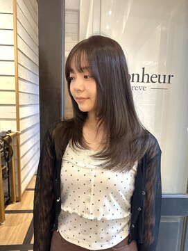 透明感たっぷりオリーブグレージュ