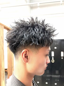 ビューネオ(VIEW NEO) テーパーフェード×スパイキーショート