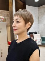 クオート(quoit)&nbsp;ブリーチなし！育てるハイトーン白髪ぼかしショート
