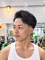 ミスターマウントロックバーバーショップ(MR.MT.ROCK BARBER SHOP) ラルフカール フェードカット メンズパーマ