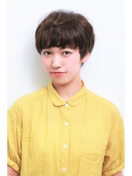 フェリチタ ひばりヶ丘(FELICITA) タグカラーがスパイスのくせ毛のショート