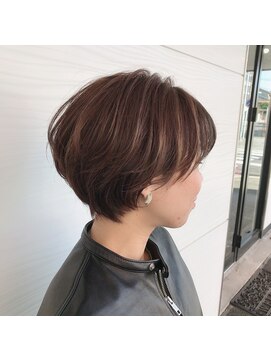 コルト(COLT) 丸みショート×さりげないハイライトカラー