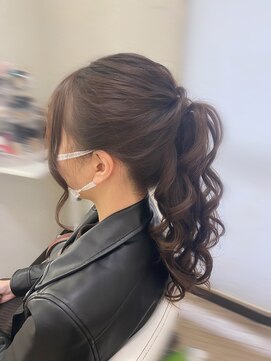 マカリィ 池袋店(Makalii) ポニーテール