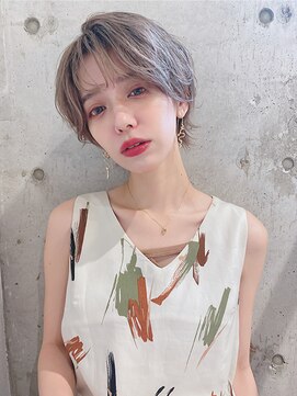 ルービック 高槻(Rubik's) ハイトーンショート/グレージュ/くすみカラー