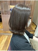 大人可愛いレイヤー外ハネダークグレージュミディ20代30代40代