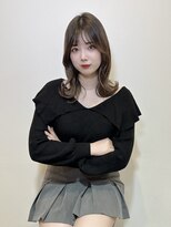 レヴィア(REVIA)&nbsp;くびれミディアムスタイルレイヤーカット