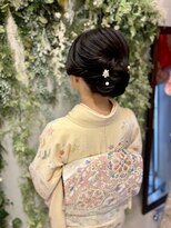 ハットウ(HATTO)&nbsp;着物に合うアップヘアと清楚メイク