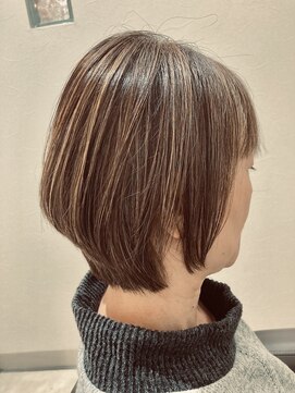 ラ ファブリック 草加(LA FABRIQUE) 【下田】白髪ぼかしハイライト　ショートボブ