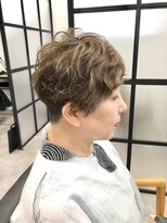 ピックアップ(ｐｉｃｋ ｕｐ)&nbsp;刈り上げショート　白髪ぼかしハイライト　白髪染め