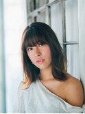 前髪アリの切りっぱなしボブ