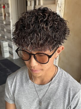 グランデュール 静岡駅前店(GRANDEUR) ツイストスパイラルパーマ 波巻きスパイラルパーマ メンズヘア