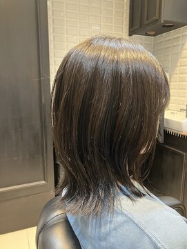 ミルク(MILK) 外はねくびれカット