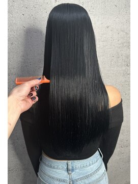 スライバイリアオオサカ(Sly By Ria OSAKA) ブルーブラック/髪質改善ストレート【韓国ヘア 大阪 梅田】