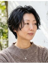 ミラー プラス エヌ(MIRROR+n)&nbsp;20代30代40代　抜け感パーマ大人ショート＃3　宝塚