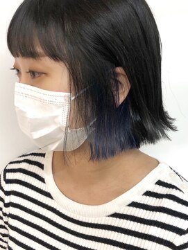 キューズ クラブ(cuz KLUB) 【cuzKLUB】外ハネボブ×インナーカラー ブルー