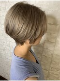 ショートボブ
