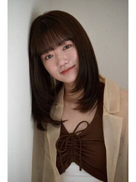 ユイル(Uil) 顔周り レイヤーカット× ベージュカラーデザインカラー