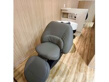 自慢のシャンプールーム。癒しのヘッドスパを体感ください。