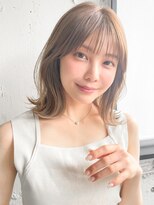 くびれヘアホワイトブロンドモテ髪似合わせカット#406f0411