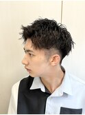ツイスパ刈り上げショートアップバング
