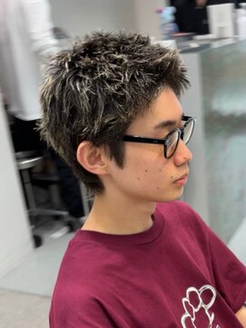 フィフス 渋谷(fifth) ハイトーンとも相性の良いスパイキーショートスタイル