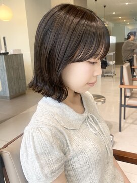 ローレンアオ(LOREN AO) レイヤーボブ/くびれ巻き/オリーブカラー/矢場町